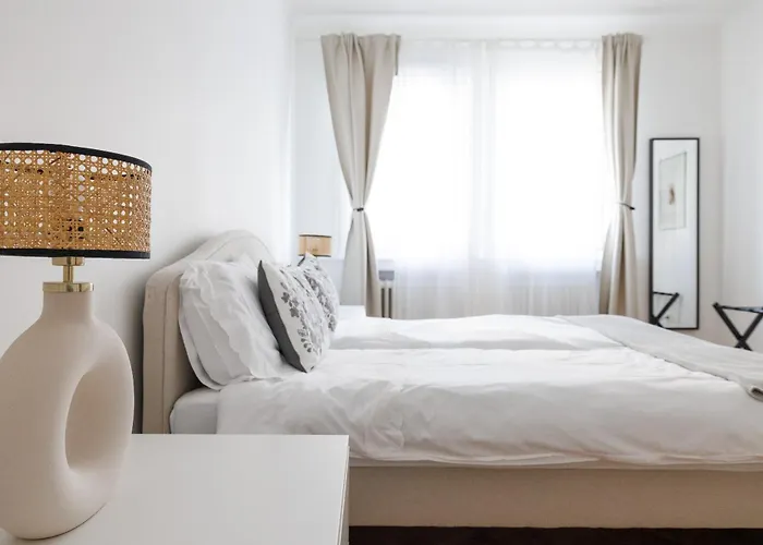 Operastreet Residences - Cosy Single Center