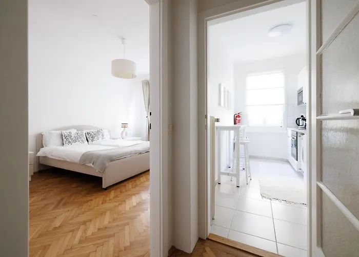 Operastreet Residences - Cosy Single Center Apartman